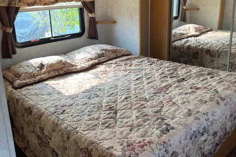 Mountaineer by Montana Fifth Wheel