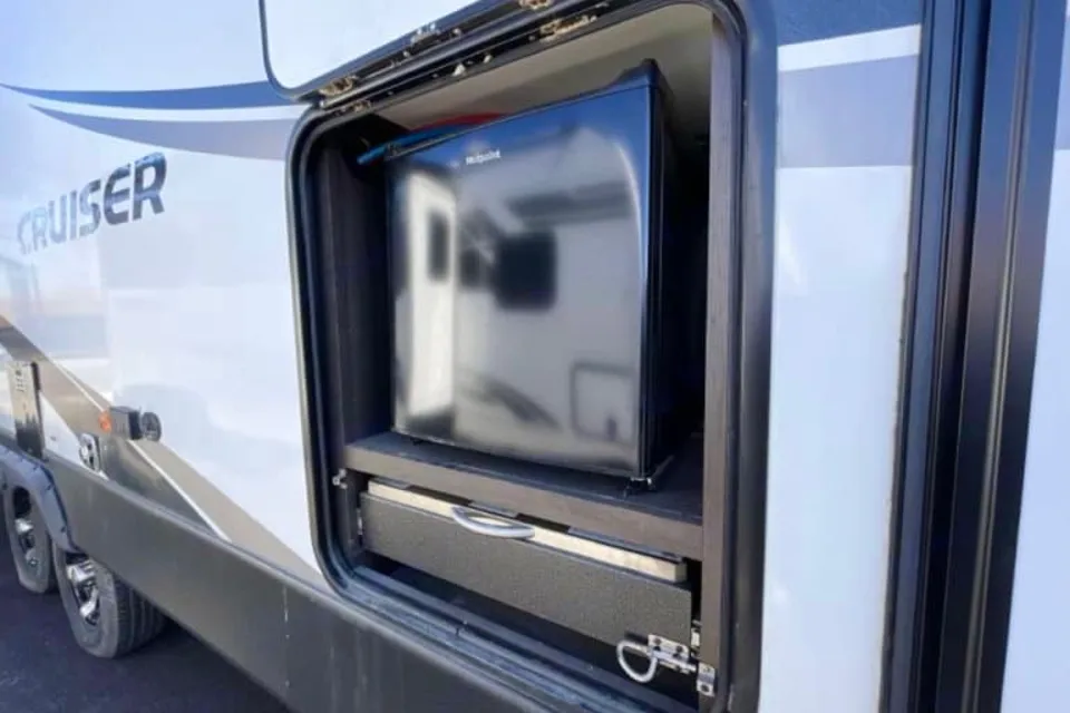 P & N Cruiser air Travel Trailer
