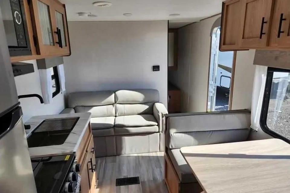 True North's 2023 Prime Time avenger 26bk Travel Trailer