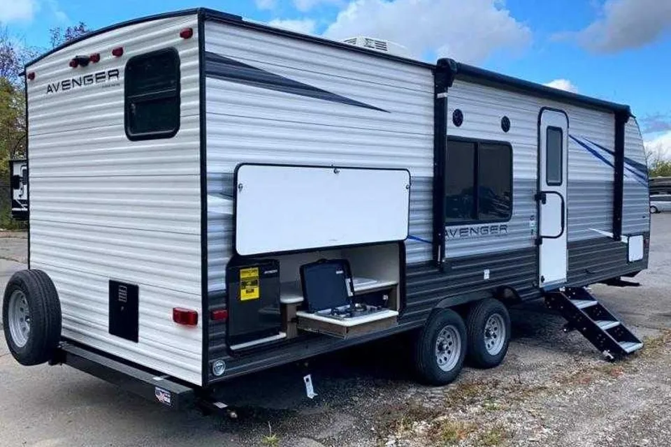 True North's 2023 Prime Time avenger 26bk Travel Trailer