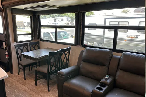 beautiful couples layout, King bed with a large living room, Turn Key