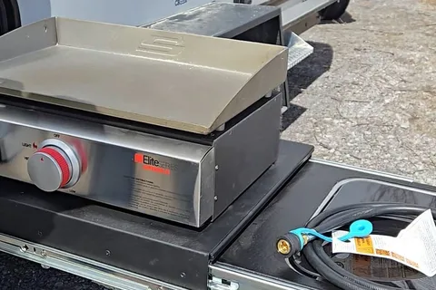 Mini-roulotte pour 2 personnes / Bien équipée