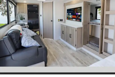 Marcus's Grand River 23hbs Travel Trailer