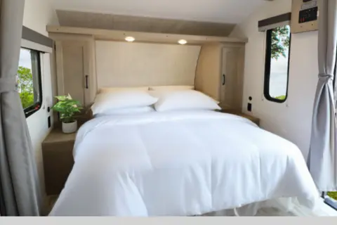 Marcus's Grand River 23hbs Travel Trailer