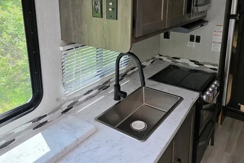 Explore Upstate SC Parks & Lake Hartwell in Class C RV