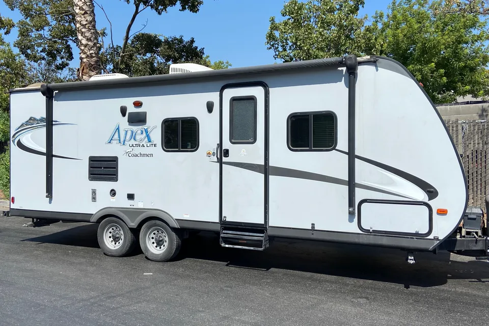 Happy Dan's Coachmen Apex 23 LE Travel Trailer