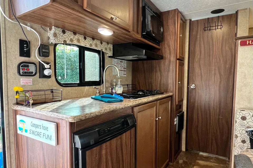 A&J’s Cozy Home on the Go