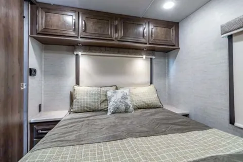 C20*NEW*Luxury Entegra Sleeps 10-Private MasterSuite Entegra Class C