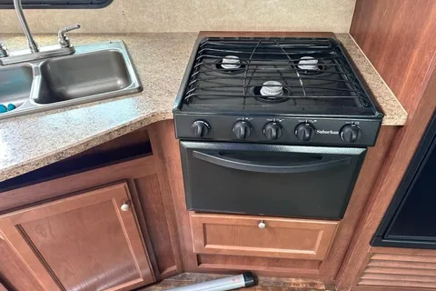 Crossroads Z-1 Travel Trailer