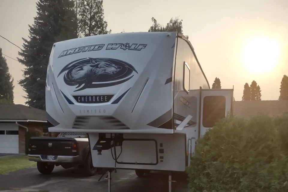 Jayson's Alpha wolf 278 bh Fifth Wheel