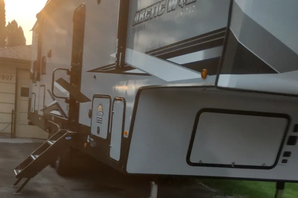 Jayson's Alpha wolf 278 bh Fifth Wheel