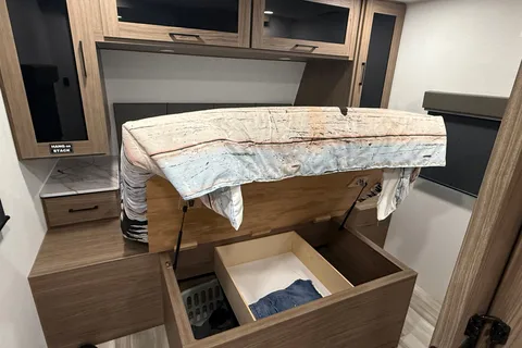 Alliance Delta BH241 Travel Trailer, Starlink included.