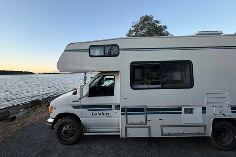 Lee's Coachmen Catalina Cruiser Class C