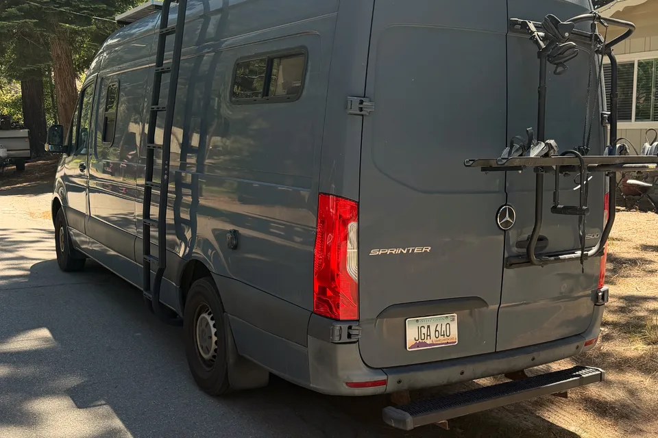 Marvan: PET FRIENDLY Mercedes Sprinter Camper Van