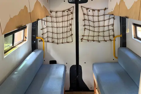Marvan: PET FRIENDLY Mercedes Sprinter Camper Van
