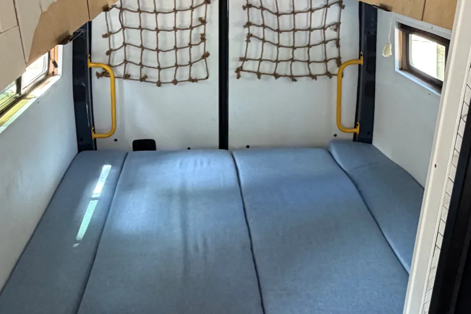 Marvan: PET FRIENDLY Mercedes Sprinter Camper Van