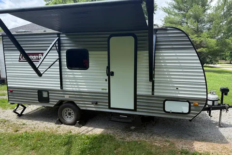 Kent's Coleman Lantern 17B Travel Trailer