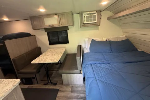 Kent's Coleman Lantern 17B Travel Trailer