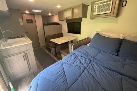 Kent's Coleman Lantern 17B Travel Trailer