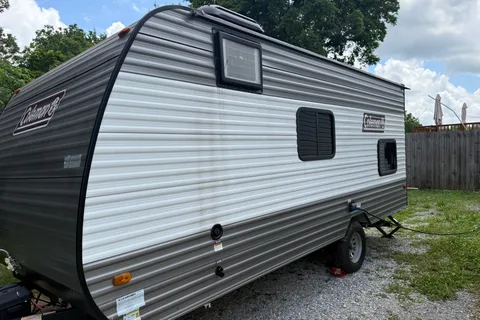 Kent's Coleman Lantern 17B Travel Trailer
