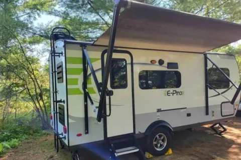 Josee's Flagstaff E-Pro 19FBS Travel Trailer