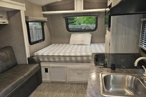 Josee's Flagstaff E-Pro 19FBS Travel Trailer