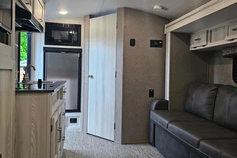 Josee's Flagstaff E-Pro 19FBS Travel Trailer