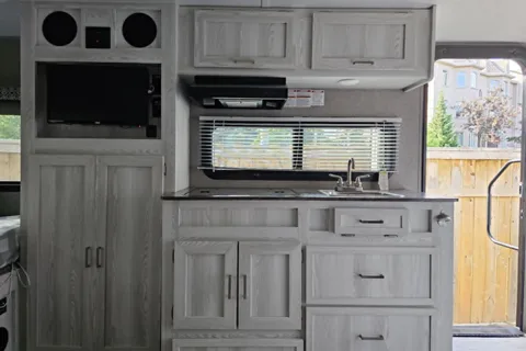 Josee's Flagstaff E-Pro 19FBS Travel Trailer