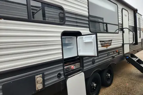 Couples Coach/ Small Family: Delivery Available ($85): No Prep Fee: Fully Equipped