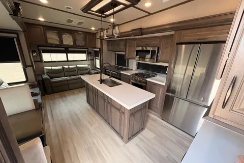 Spacious & Serene: Grand Design Solitude Escape