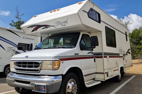JomBoy : VR Classe C 24 pieds rénové Ford E350