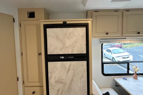 JomBoy : VR Classe C 24 pieds rénové Ford E350
