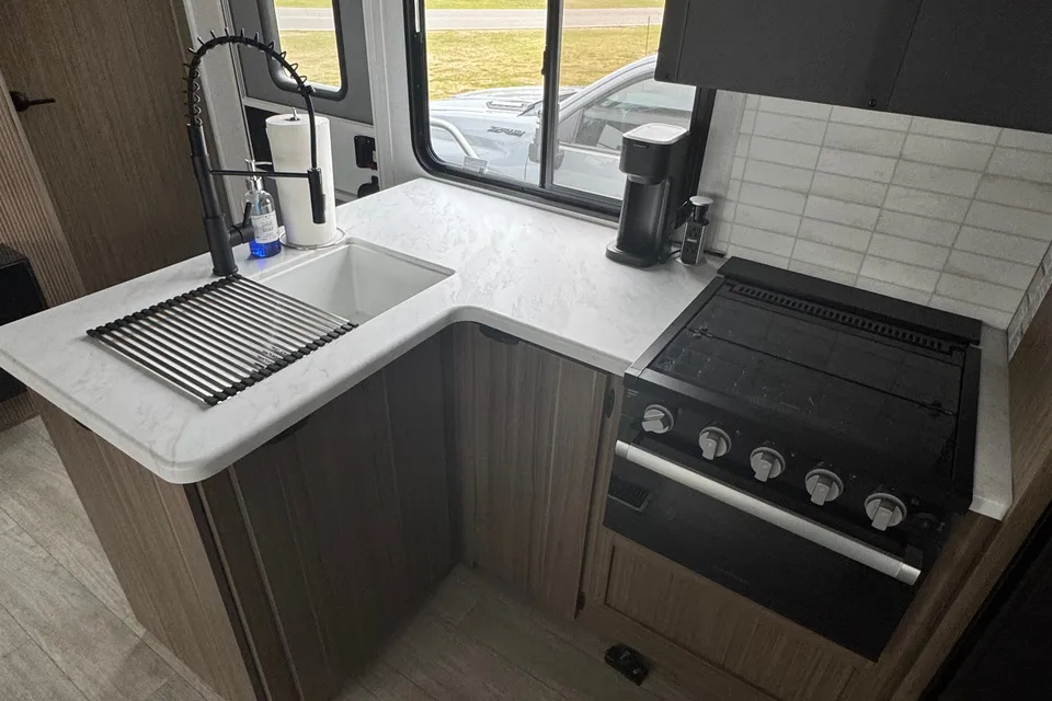 Fully Stocked + Outdoor Kitchen | Bunkhhouse | Delivery Only | Sleeps 7
