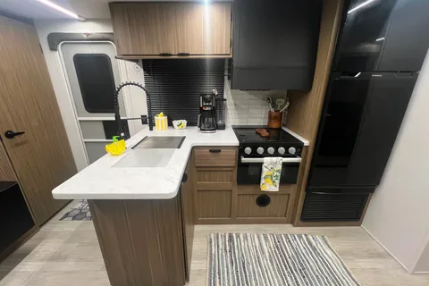 Nomadic Nature Rentals w Luxury Amenities (Lemonade)