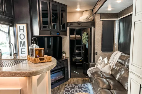 Jayco SEISMIC 4113 5TH Wheel