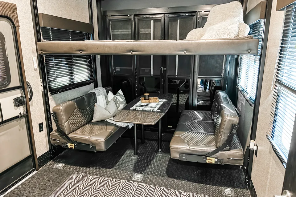Jayco SEISMIC 4113 5TH Wheel
