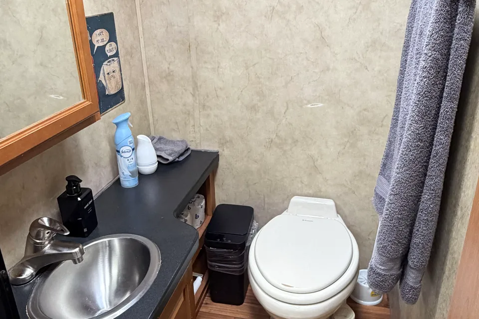 (#4) 30' Class C - Sleeps 6 - Generator, AC, Cozy- Festival, Burning Man