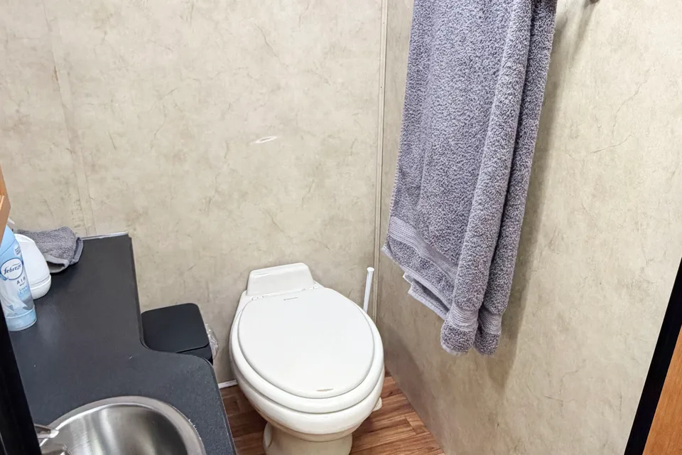 (#4) 30' Class C - Sleeps 6 - Generator, AC, Cozy- Festival, Burning Man