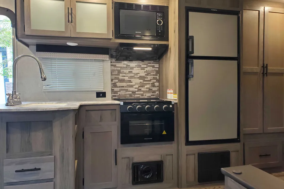 MODERN!!! Family fun  2021 kingsport