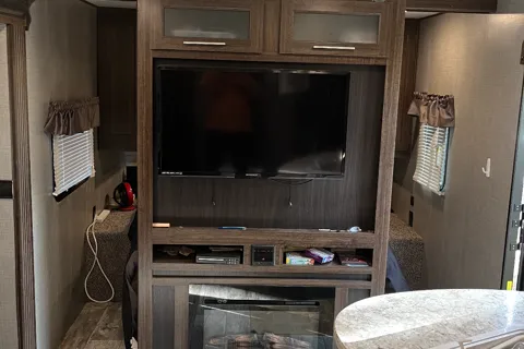 Viola's Crossroads Zinger Travel Trailer