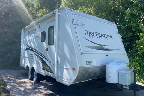 Chloe's Jayco Jayfeather ultralite Hybrid