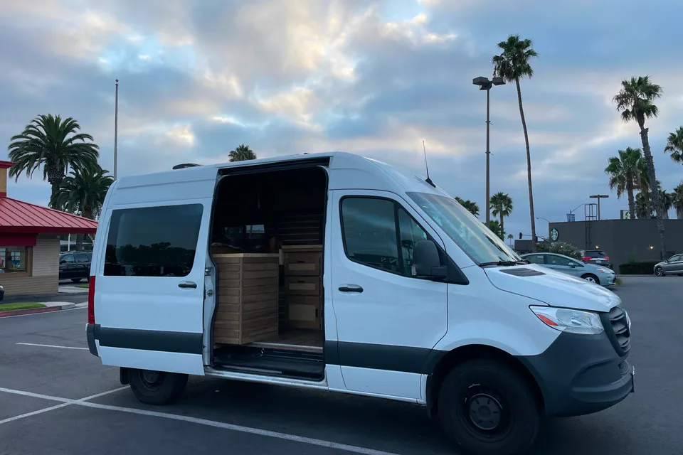 2020 Adventure Seeker Mercedes-Benz Sprinter 2500 Class B