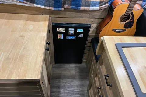 2020 Adventure Seeker Mercedes-Benz Sprinter 2500 Class B