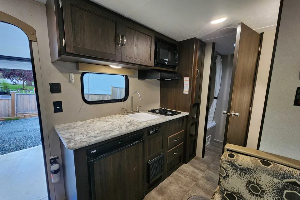 Steve's Keystone Springdale mini 1800bh Travel Trailer