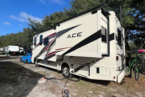 Ace Ventura Thor Motor Coach ACE Class A