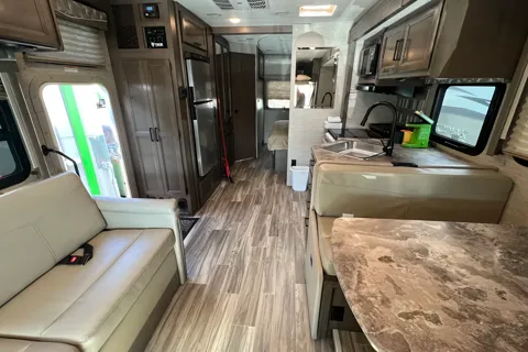 Ace Ventura Thor Motor Coach ACE Class A