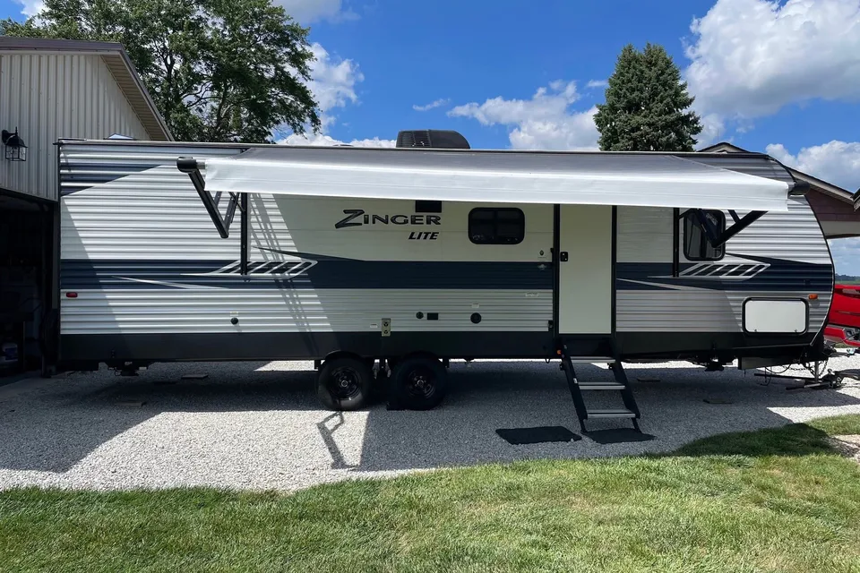 James's Keystone Zinger lite Travel Trailer