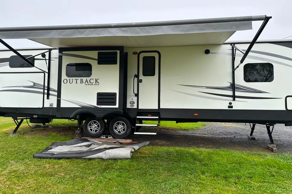 Keystone Outback Superlite 325BHS