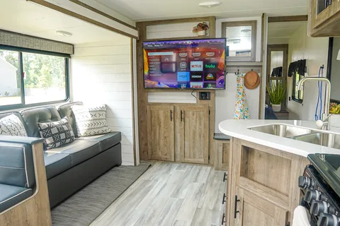  💥🏕️😍 2023 Pioneer BH270, Brand New, Sleeps 8 💥🏕️😍