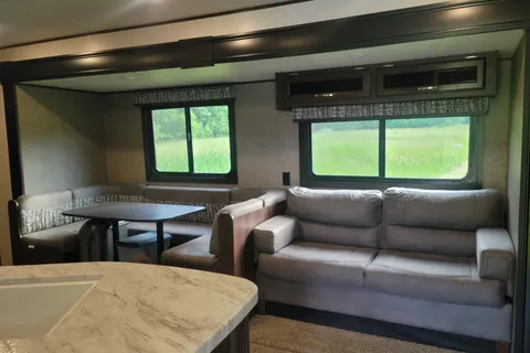 The Family Getaway in a Jayco Slx 287bhsw Travel Trailer
